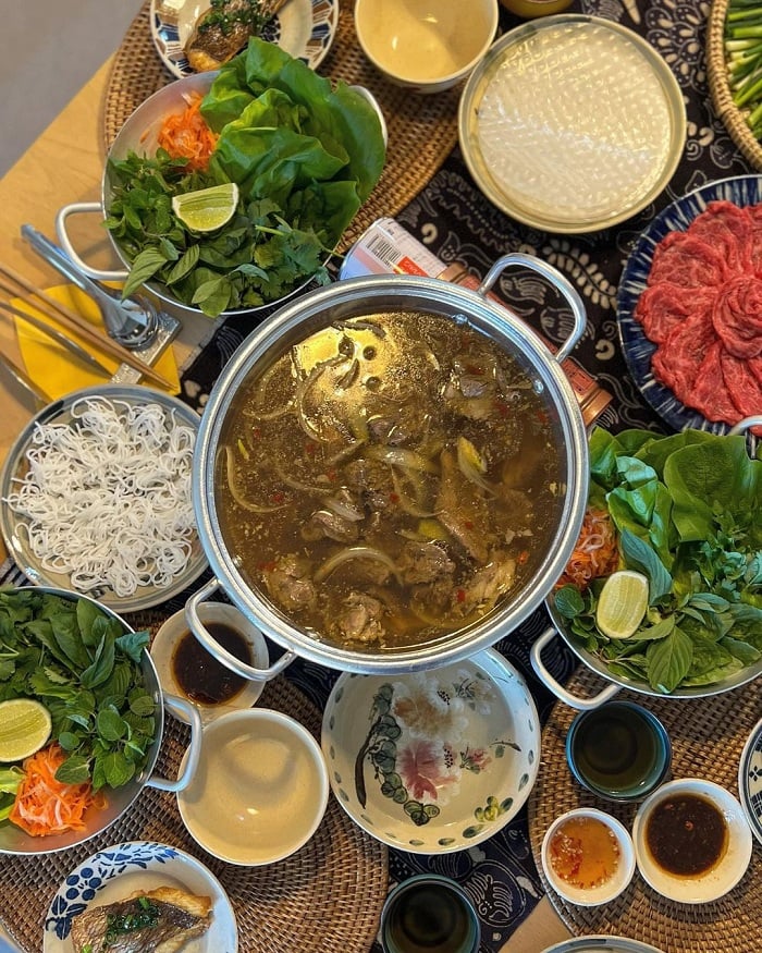 Vietnamese hot pot