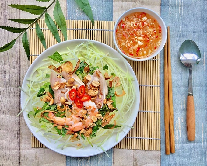 Vietnamese papaya salad
