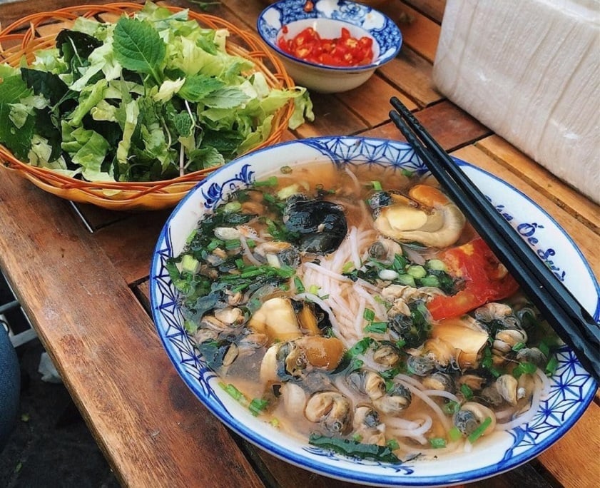 Vietnamese snail dishes