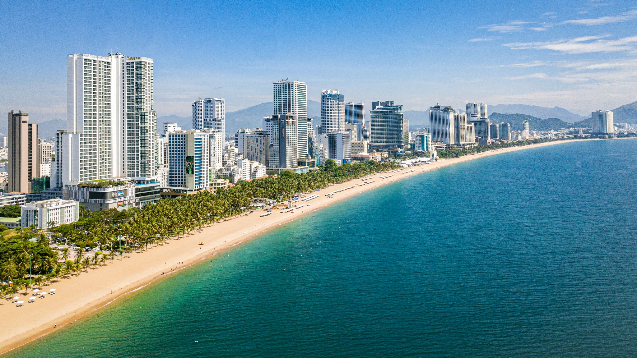 Vinpearl Beachfront Nha Trang nằm trên đường Trần Phú