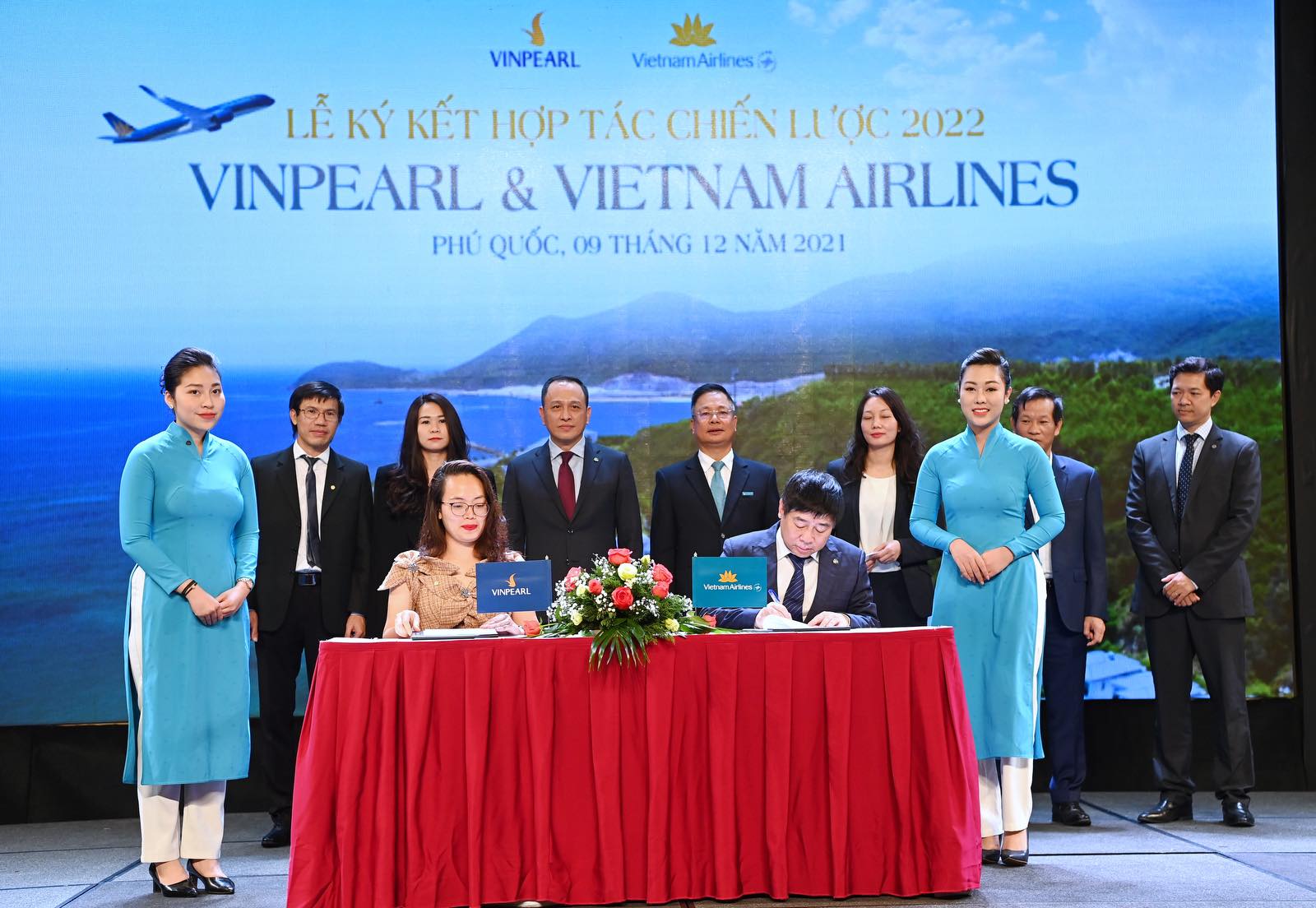 Vinpearl & Vietnam Airlines ký kết hợp tác