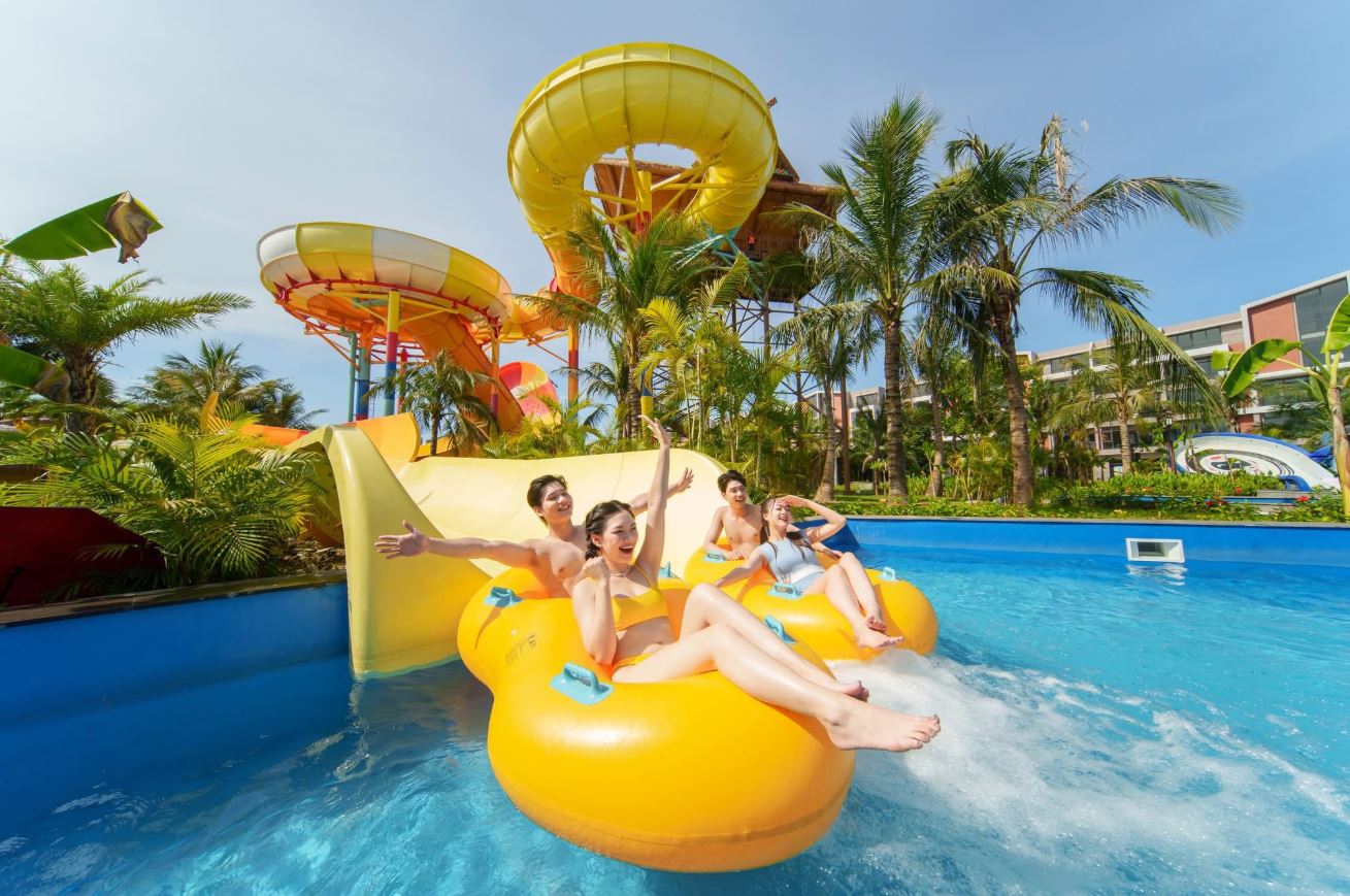 Vui chơi sảng khoái với các đường trượt nước hấp dẫn