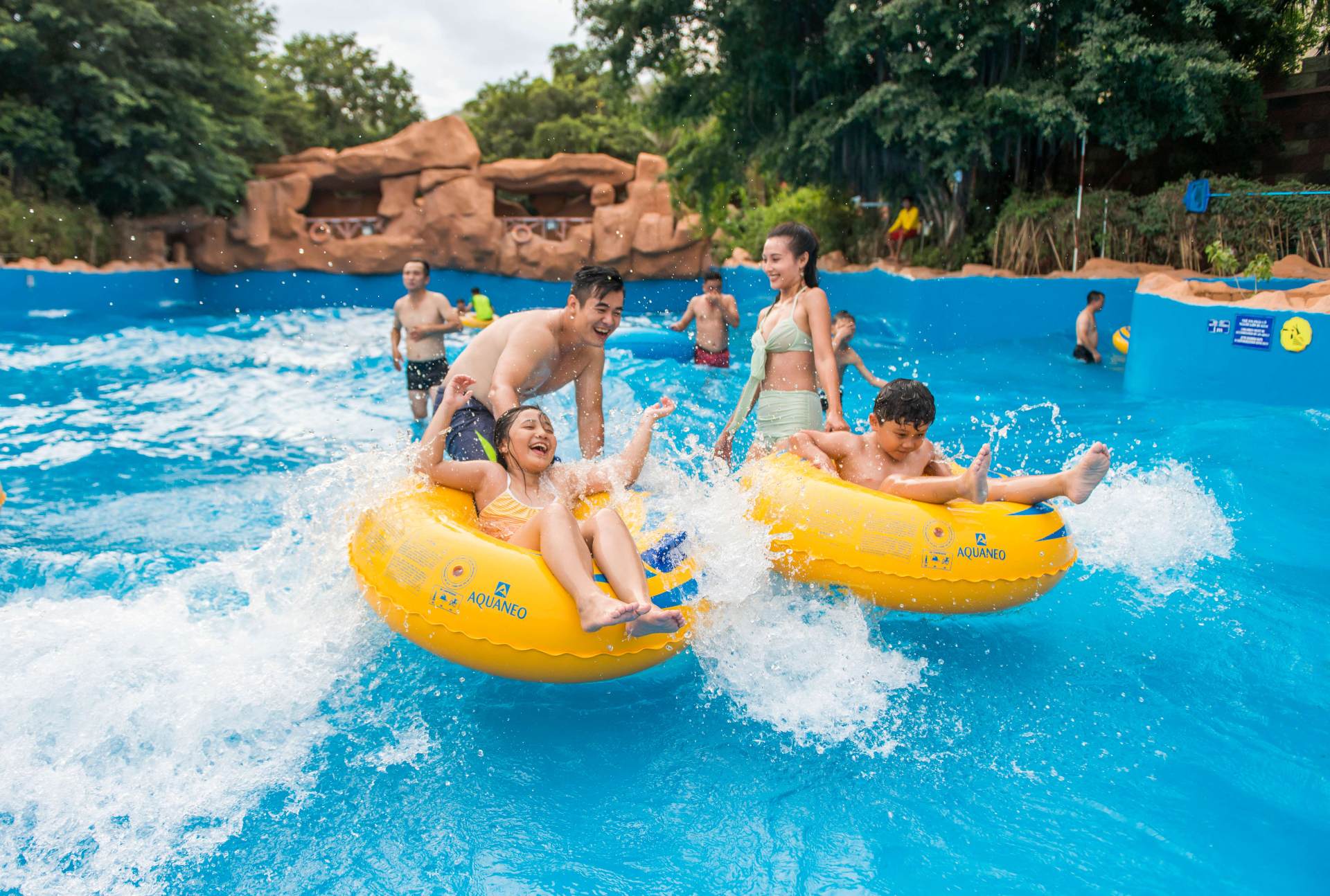 Vui chơi tại VinWonders Nha Trang
