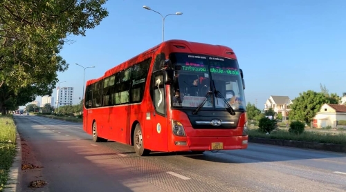 Xe đi Tuyên Quang